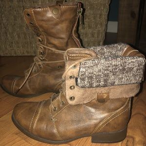 American Eagle AEO Mid Lace Up Boots Booties 6